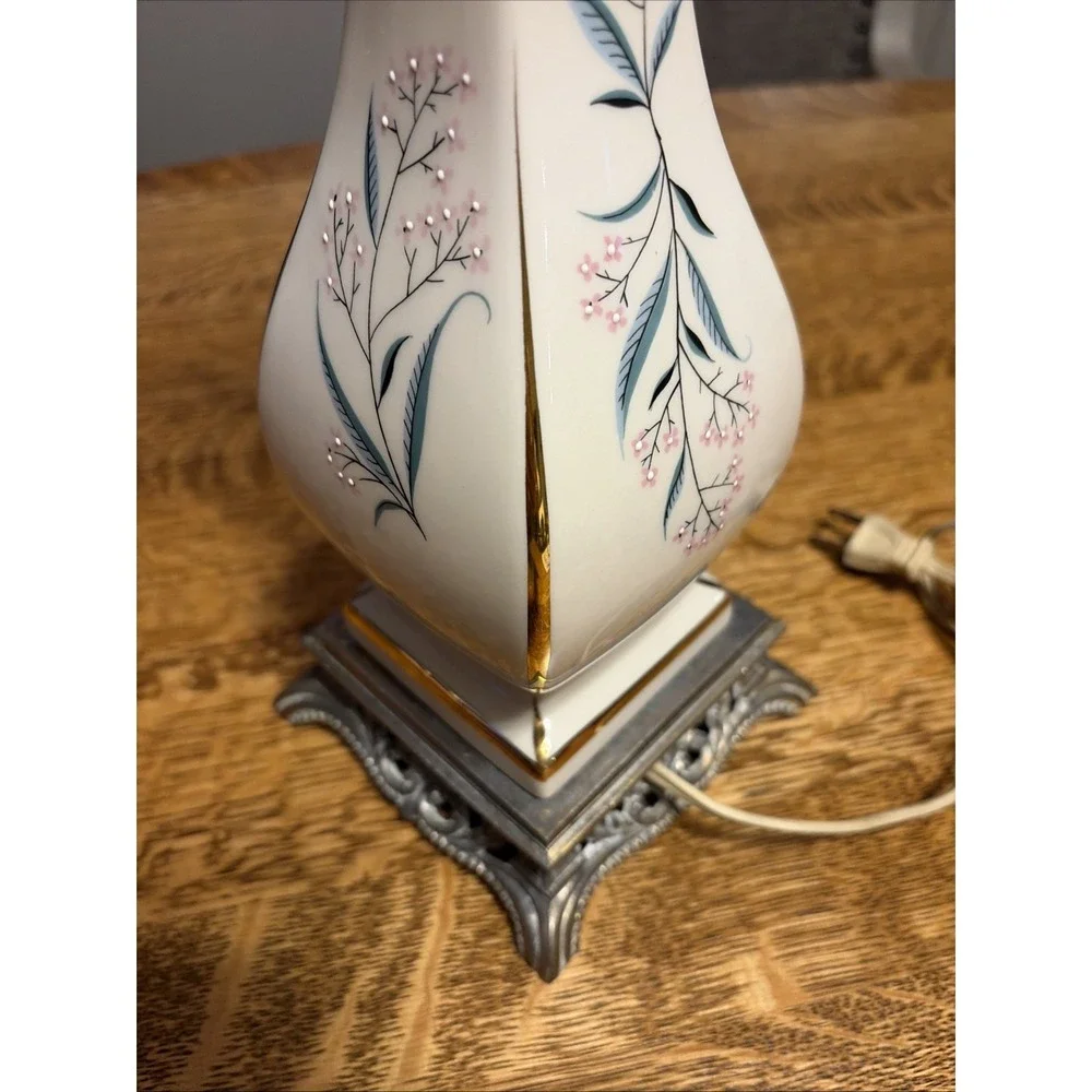 Vintage Porcelain Lamp Pink‎ Flowers Hollywood Regency MCM Leviton 27